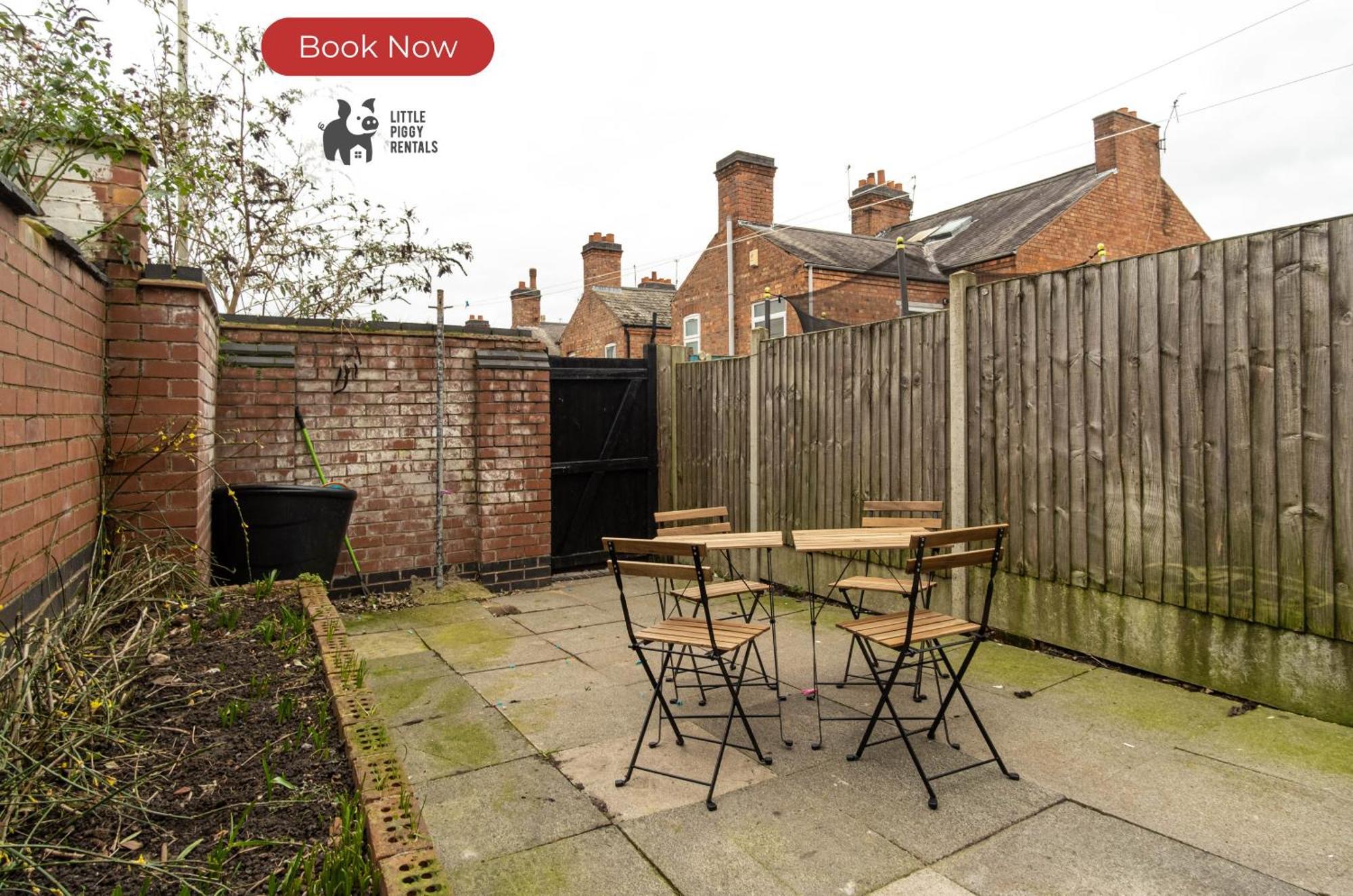 2 Bedroom Apartment By Littlepiggyrentals Short Lets & Serviced Accommodation Leicester With Wi-Fi, Free Parking & Outdoor Area Стая снимка